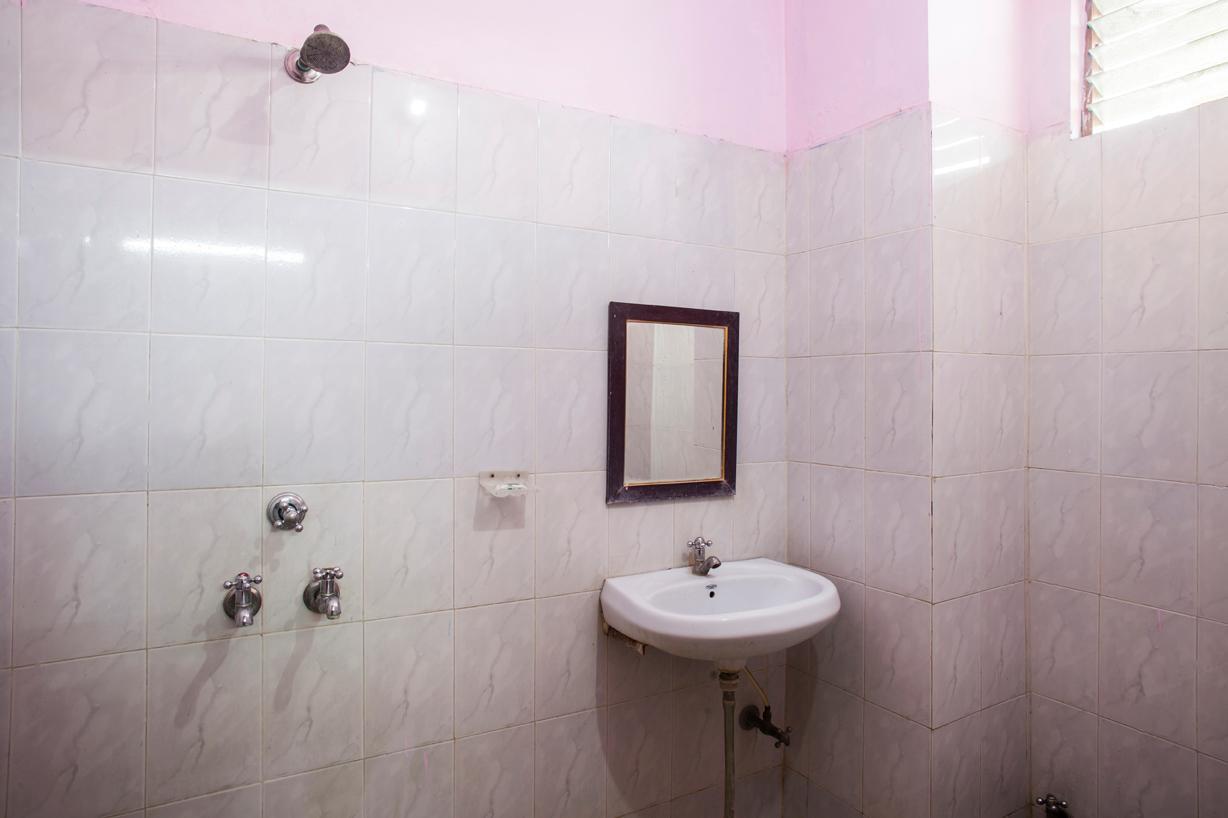 Hotel Grant Deluxe Мератх Номер фото